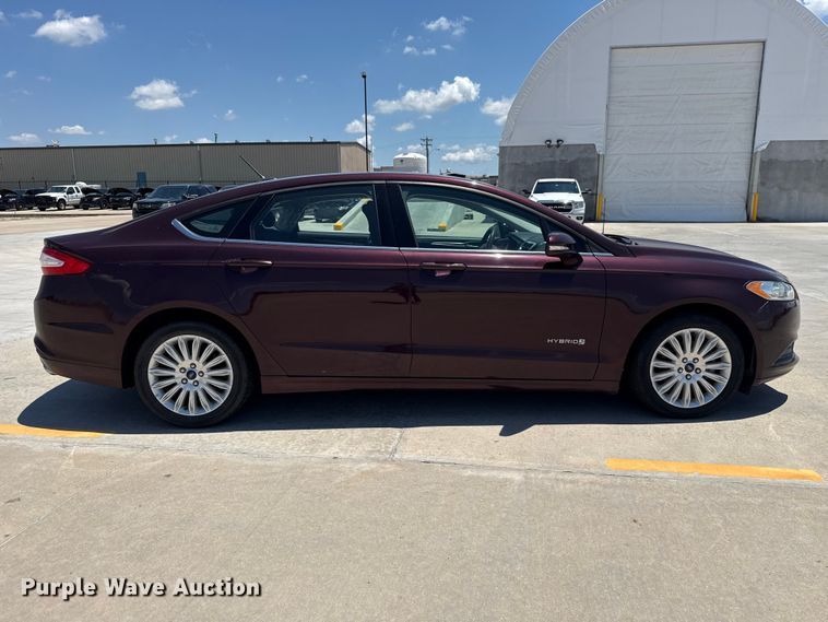 image for item ET6324 2013 Ford Fusion 