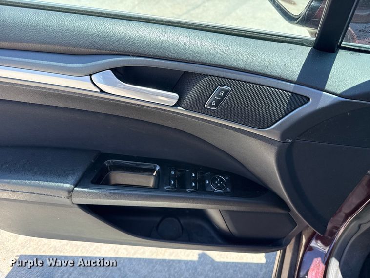 image for item ET6324 2013 Ford Fusion 