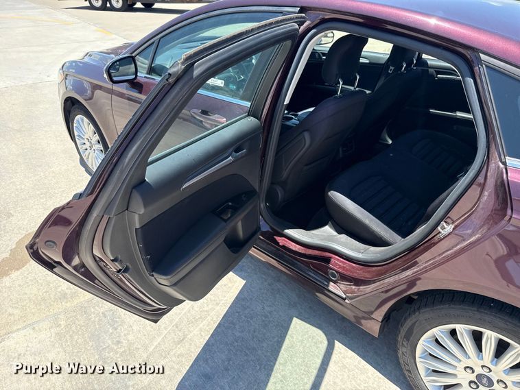 image for item ET6324 2013 Ford Fusion 