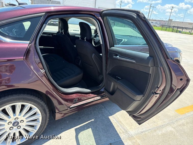 image for item ET6324 2013 Ford Fusion 