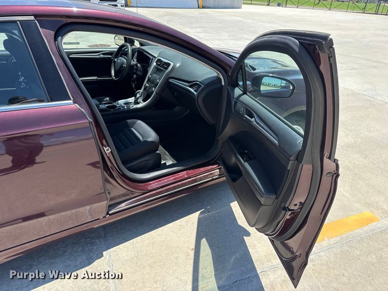 image for item ET6324 2013 Ford Fusion 