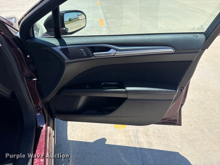 image for item ET6324 2013 Ford Fusion 