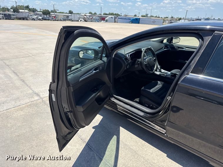 image for item ET6325 2016 Ford Fusion 