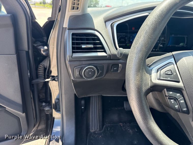 image for item ET6325 2016 Ford Fusion 