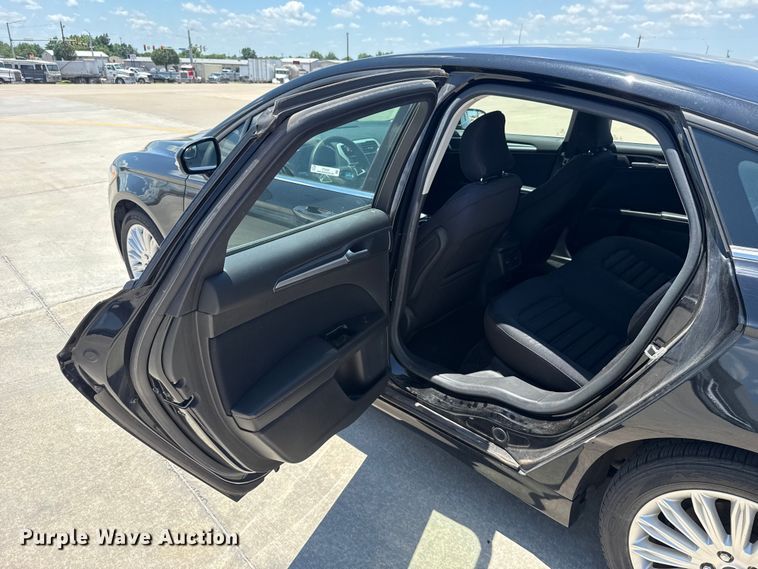 image for item ET6325 2016 Ford Fusion 