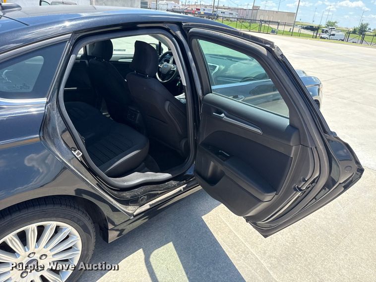 image for item ET6325 2016 Ford Fusion 