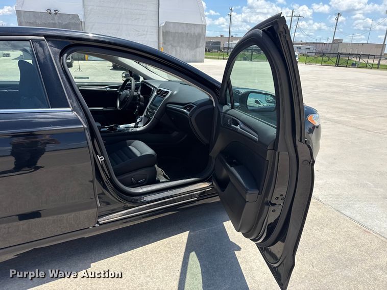 image for item ET6325 2016 Ford Fusion 