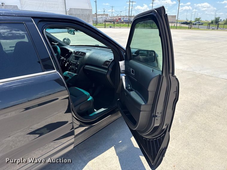 image for item ET6326 2017 Ford Explorer Police Interceptor SUV