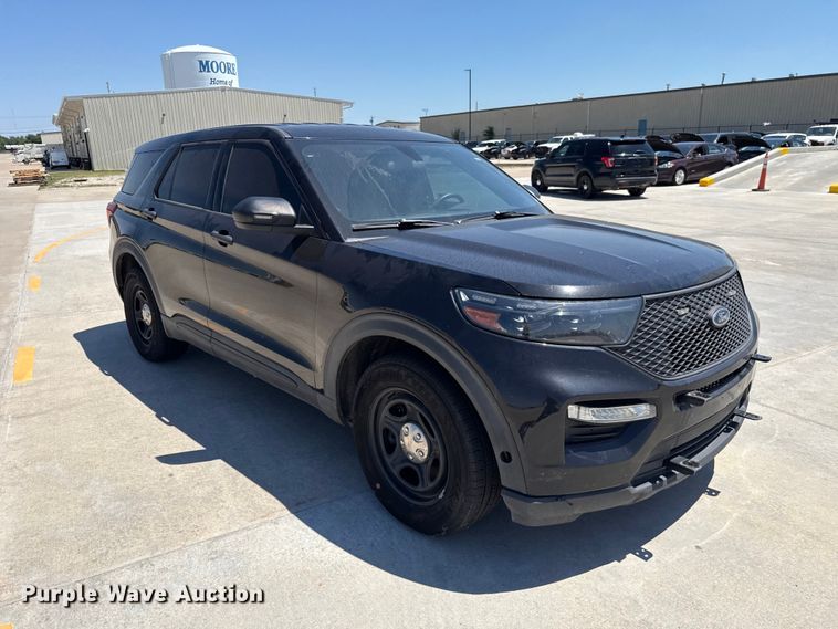 image for item ET6327 2021 Ford Explorer Police Interceptor SUV