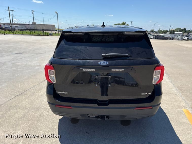 image for item ET6327 2021 Ford Explorer Police Interceptor SUV