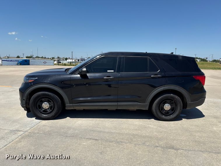 image for item ET6327 2021 Ford Explorer Police Interceptor SUV