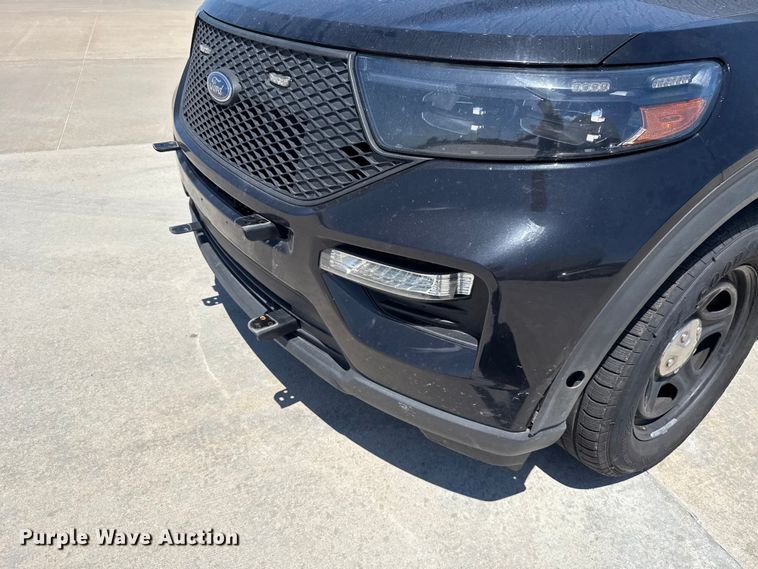 image for item ET6327 2021 Ford Explorer Police Interceptor SUV