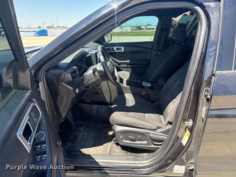 image for item ET6327 2021 Ford Explorer Police Interceptor SUV