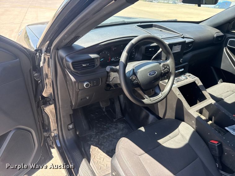image for item ET6327 2021 Ford Explorer Police Interceptor SUV