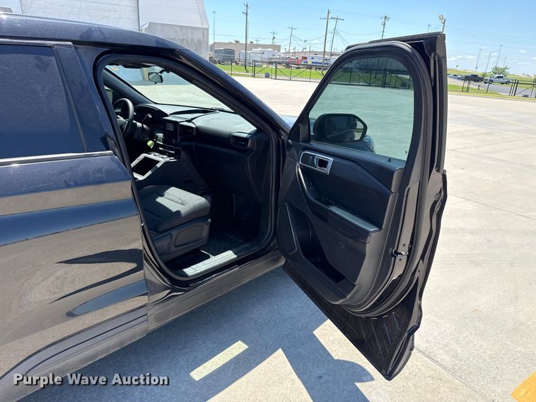 image for item ET6327 2021 Ford Explorer Police Interceptor SUV