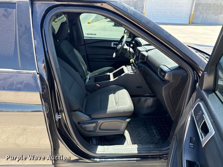 image for item ET6327 2021 Ford Explorer Police Interceptor SUV