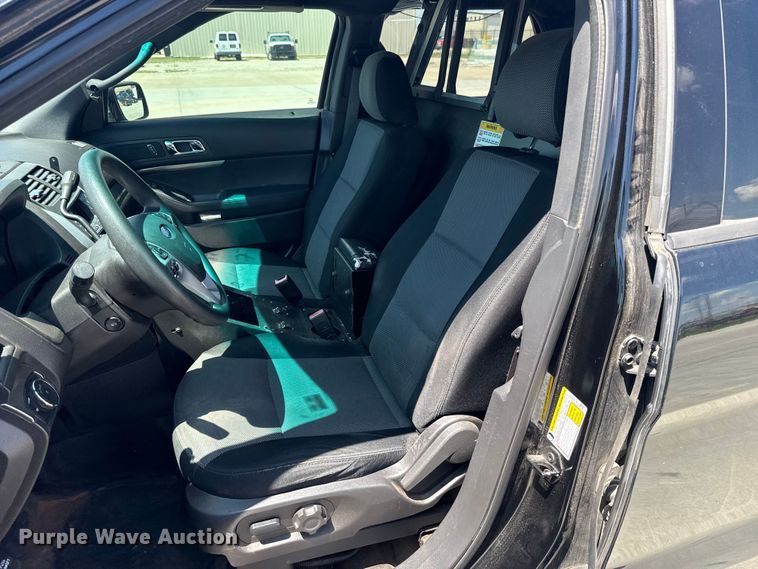 image for item ET6333 2015 Ford Explorer Police Interceptor SUV