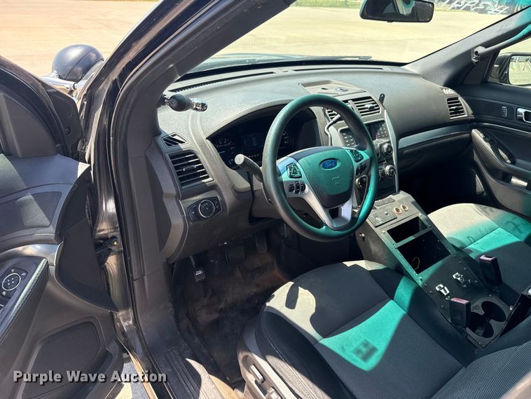 image for item ET6333 2015 Ford Explorer Police Interceptor SUV