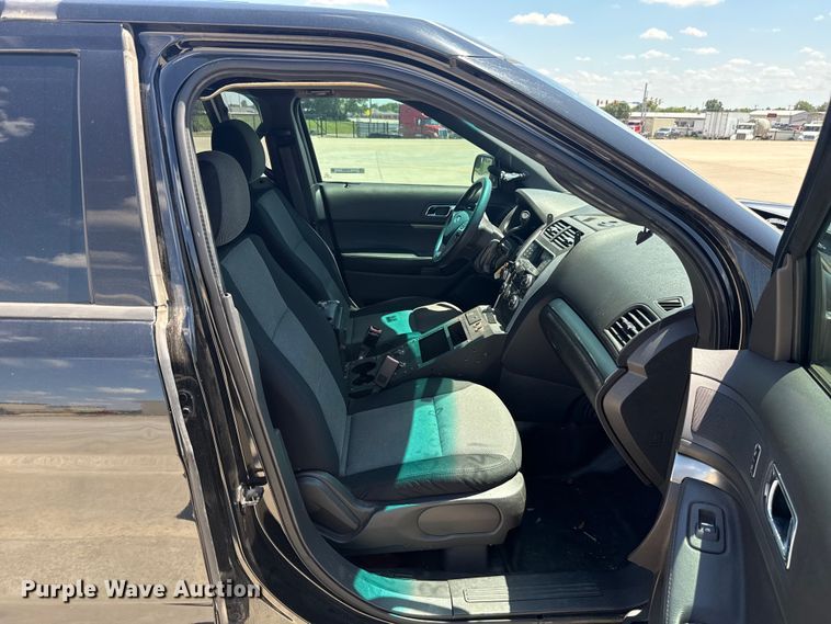 image for item ET6333 2015 Ford Explorer Police Interceptor SUV