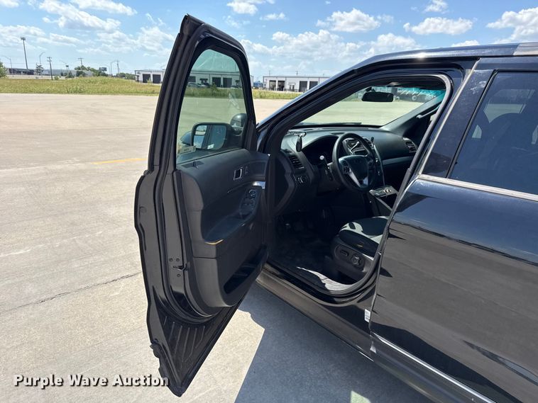 image for item ET6336 2015 Ford Explorer Police Interceptor SUV