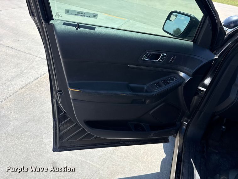 image for item ET6336 2015 Ford Explorer Police Interceptor SUV