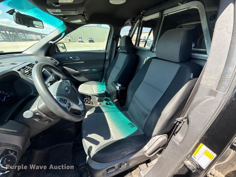 image for item ET6336 2015 Ford Explorer Police Interceptor SUV
