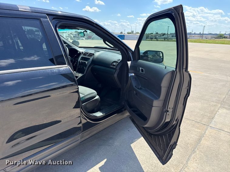 image for item ET6336 2015 Ford Explorer Police Interceptor SUV