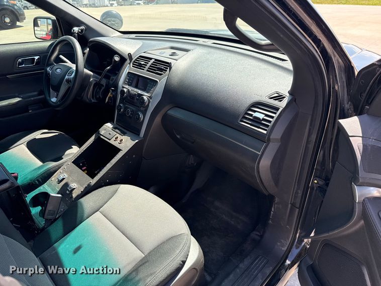 image for item ET6336 2015 Ford Explorer Police Interceptor SUV