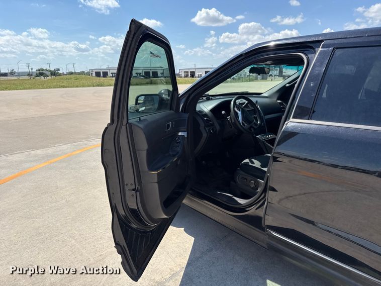 image for item ET6337 2015 Ford Explorer Police Interceptor SUV