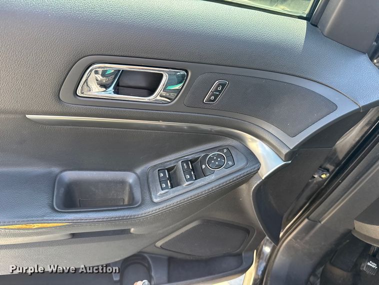 image for item ET6337 2015 Ford Explorer Police Interceptor SUV