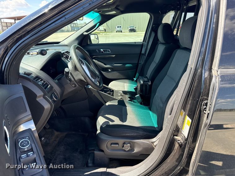 image for item ET6337 2015 Ford Explorer Police Interceptor SUV