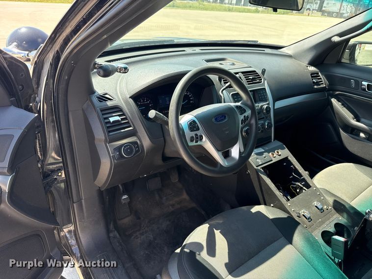 image for item ET6337 2015 Ford Explorer Police Interceptor SUV