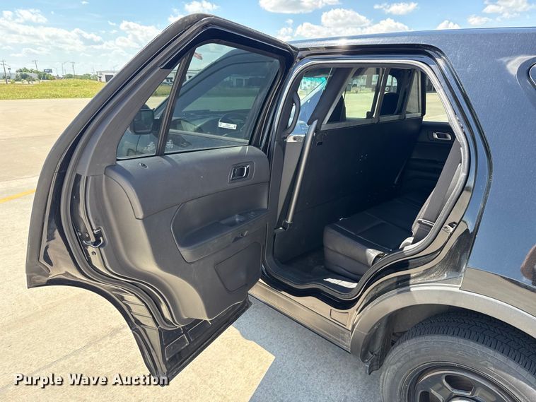 image for item ET6337 2015 Ford Explorer Police Interceptor SUV