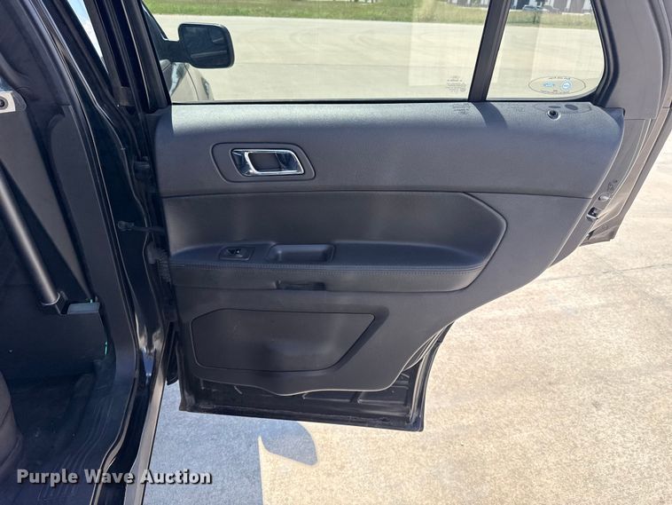 image for item ET6337 2015 Ford Explorer Police Interceptor SUV