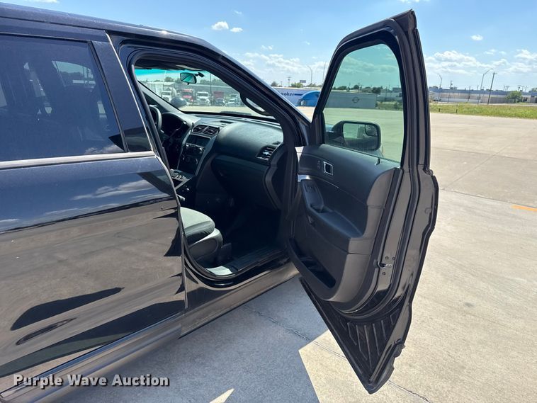 image for item ET6337 2015 Ford Explorer Police Interceptor SUV