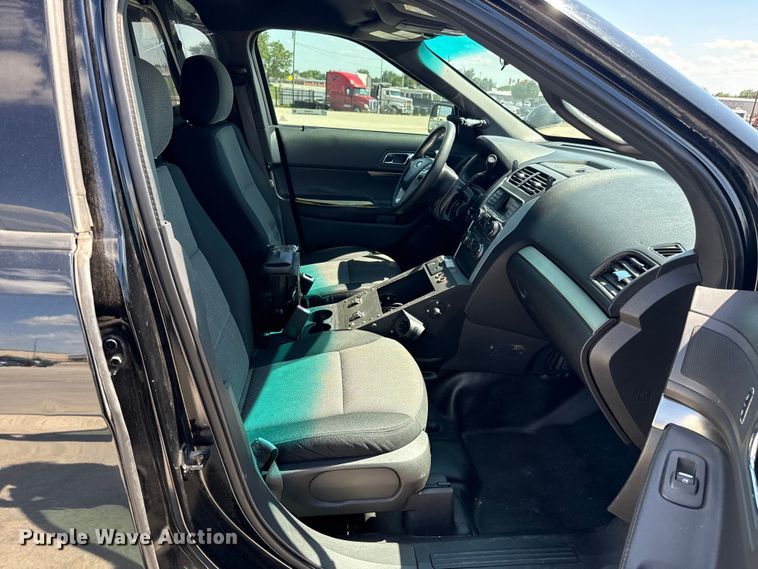 image for item ET6337 2015 Ford Explorer Police Interceptor SUV