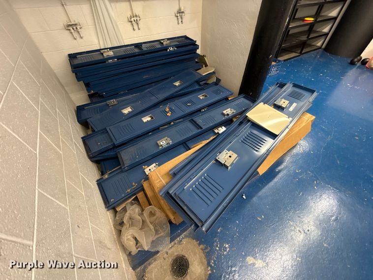 image for item ET6348 Approximately 50 lockers