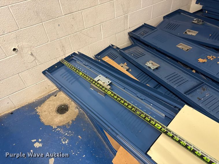 image for item ET6348 Approximately 50 lockers