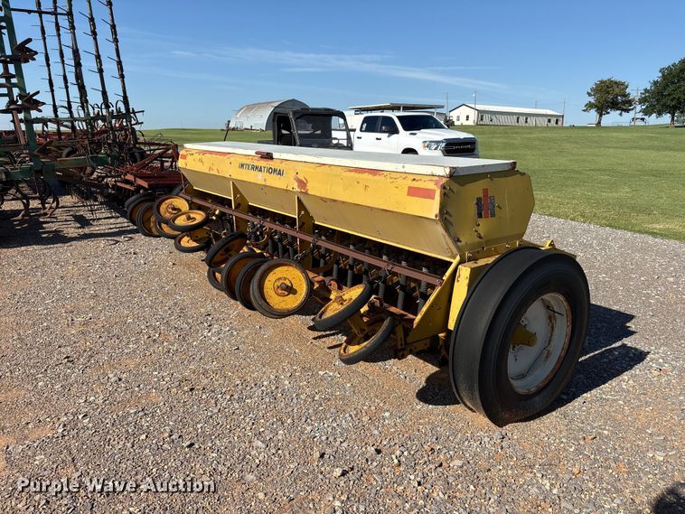 image for item EU5712 International Harvester  510 grain drill