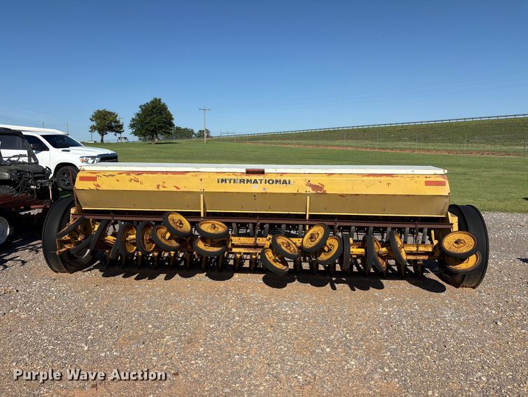 image for item EU5712 International Harvester  510 grain drill