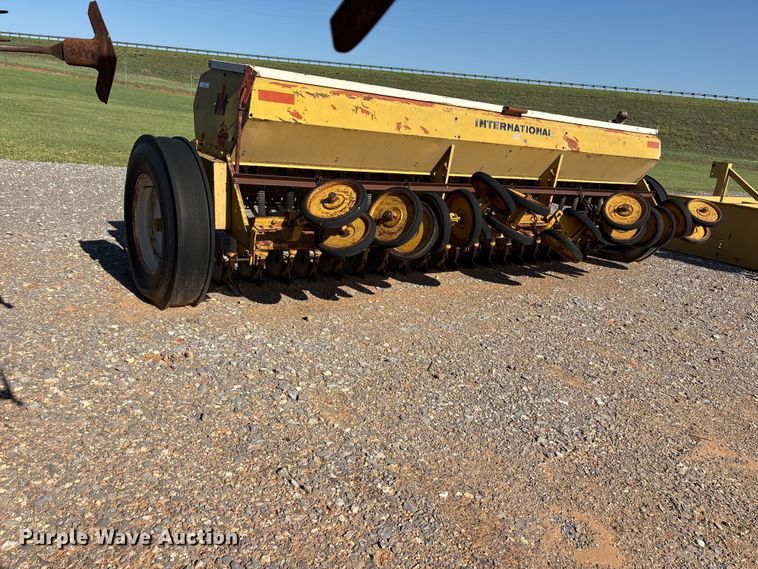 image for item EU5712 International Harvester  510 grain drill