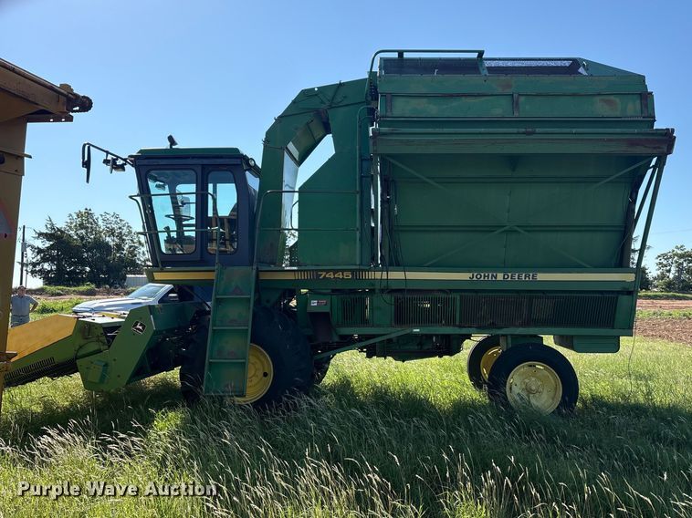 image for item EU5718 1991 John Deere 7445 cotton stripper