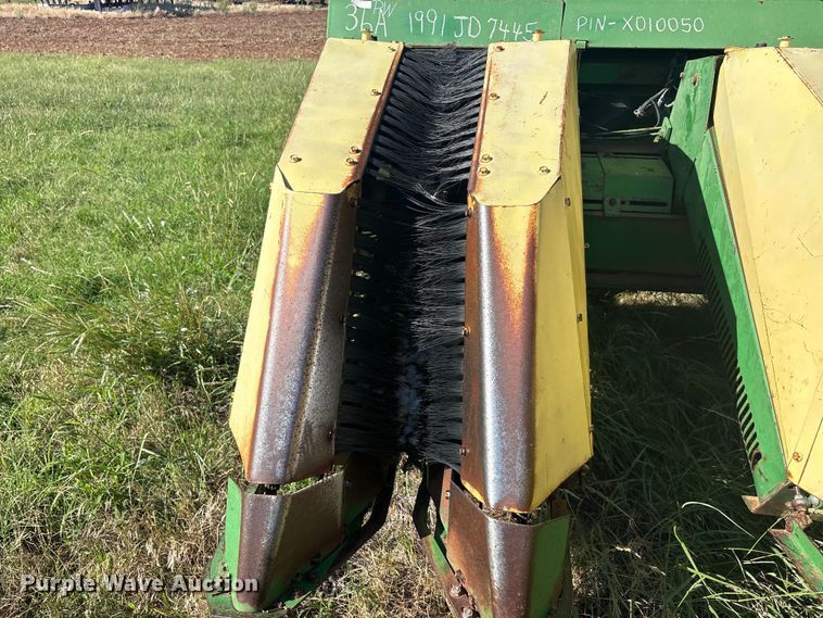 image for item EU5718 1991 John Deere 7445 cotton stripper