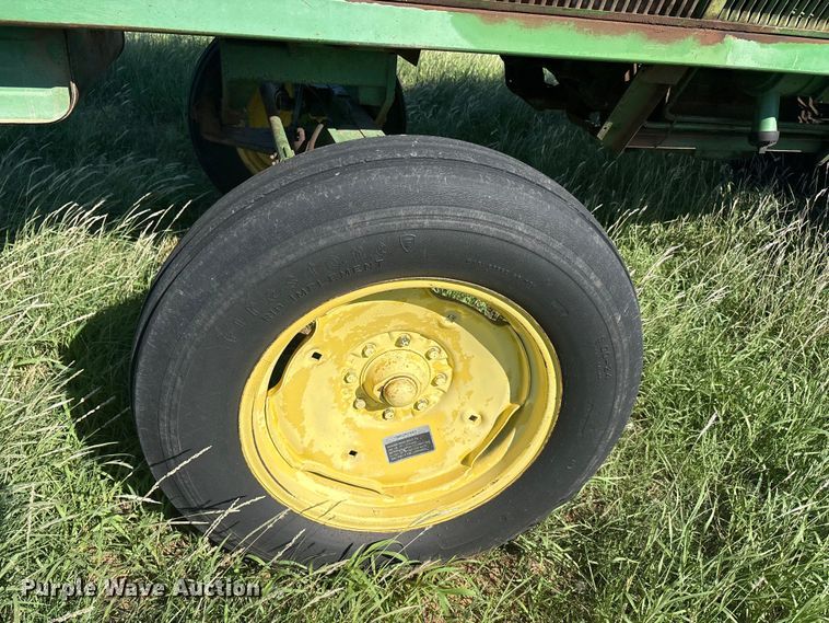 image for item EU5718 1991 John Deere 7445 cotton stripper