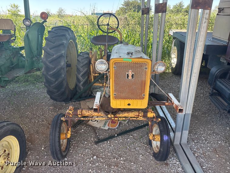 image for item EU5724 International tractor