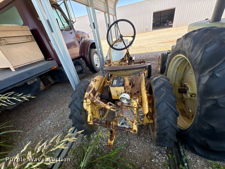 image for item EU5724 International tractor