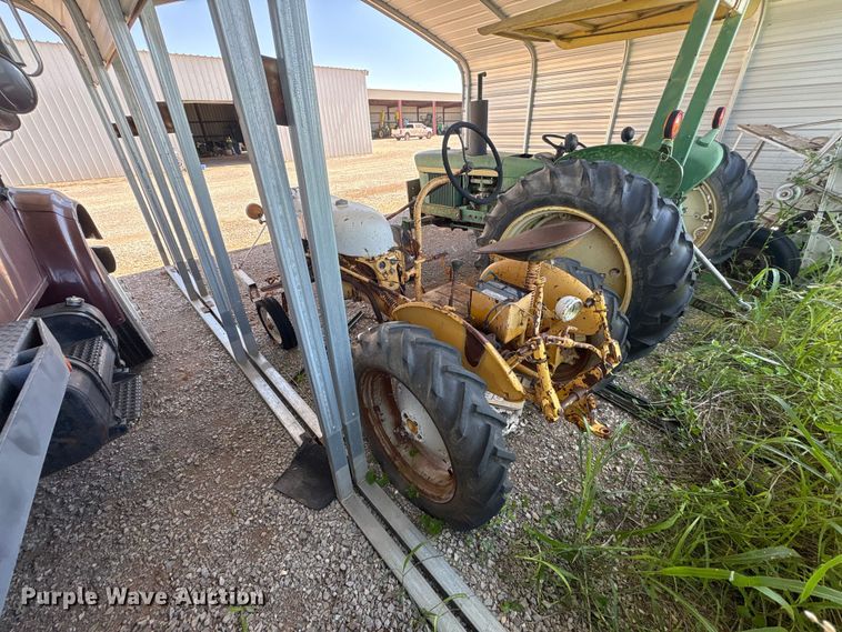 image for item EU5724 International tractor