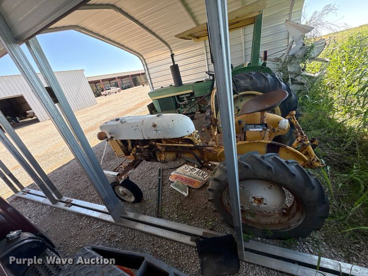 image for item EU5724 International tractor