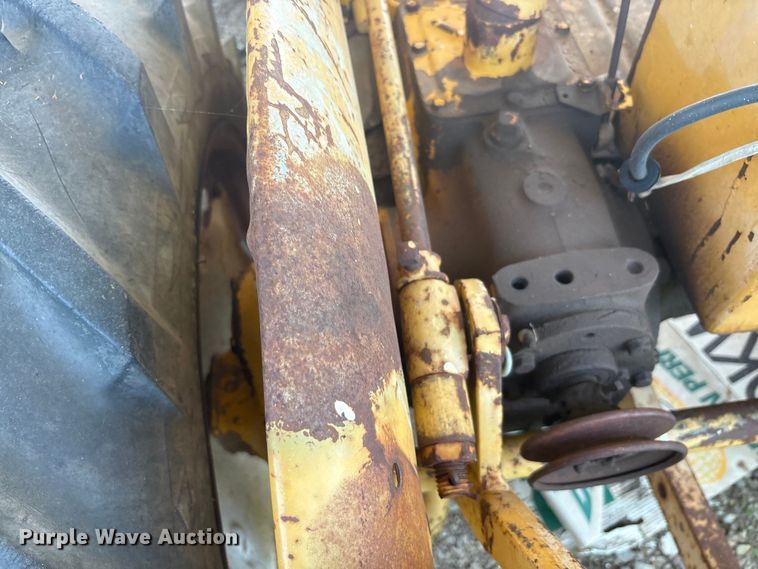 image for item EU5724 International tractor