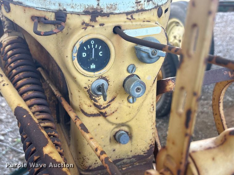 image for item EU5724 International tractor